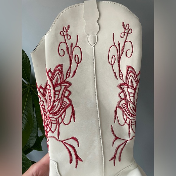 White cowboys boots red embroidered western boots - Picture 3 of 5